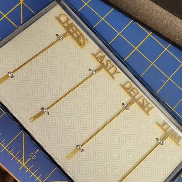 Gold 100% Stainless Steel Cocktail Picks Set of 4 Cheera Tasty Delish Yum New - Picture 1 of 4